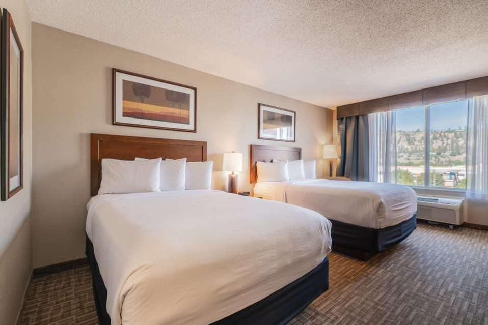 Hotel Kelowna & Conference Centre Rum bild