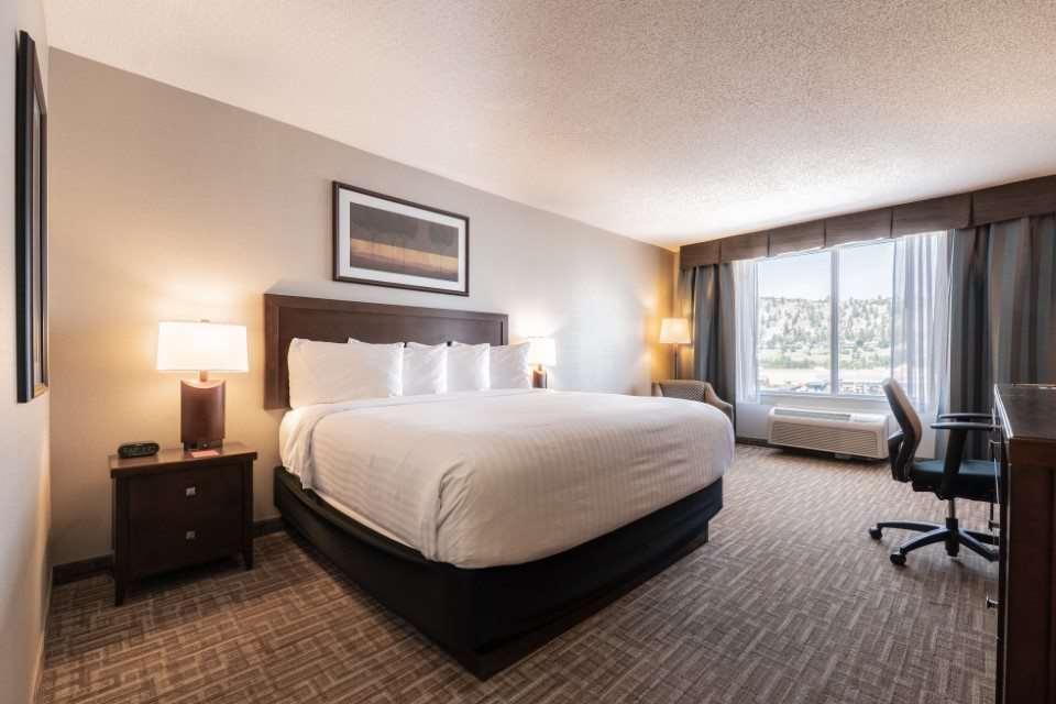 Hotel Kelowna & Conference Centre Rum bild