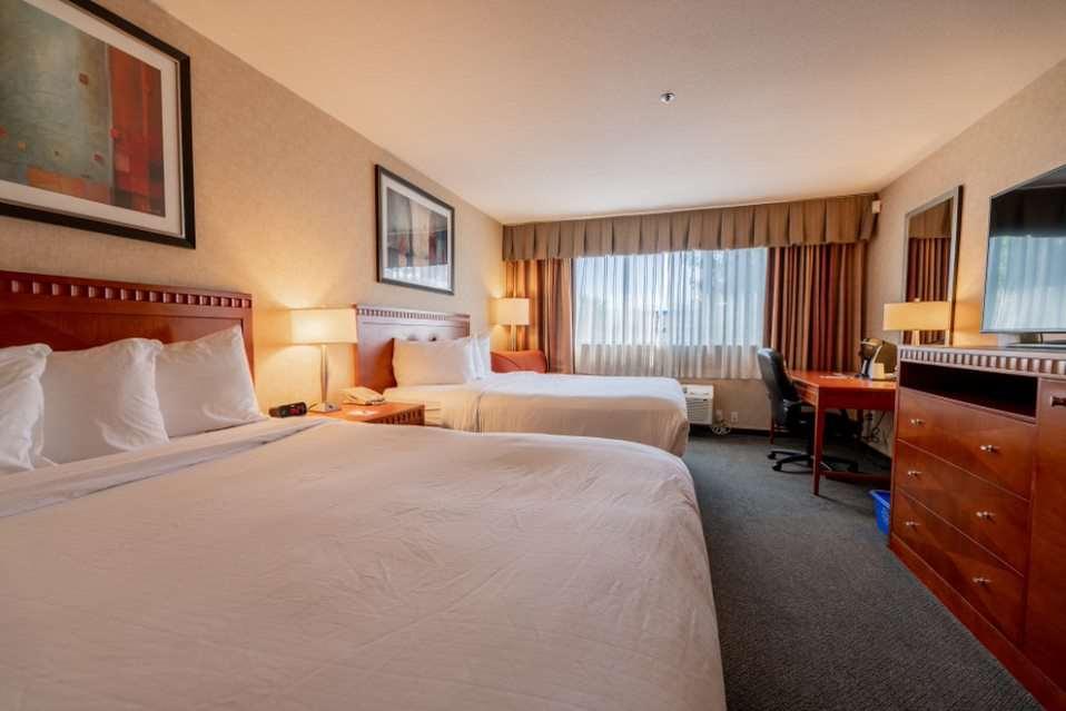 Hotel Kelowna & Conference Centre Rum bild