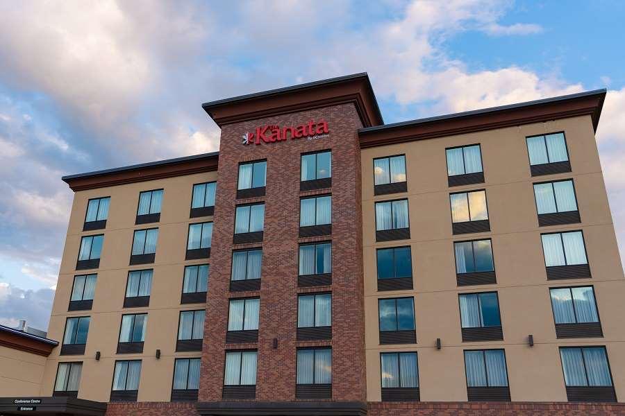 Hotel Kelowna & Conference Centre Exteriör bild