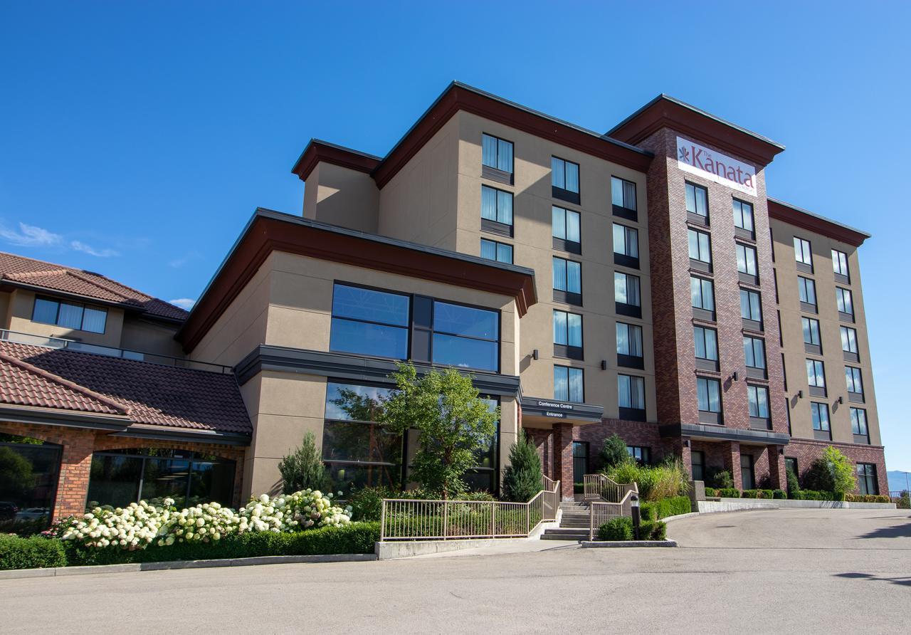 Hotel Kelowna & Conference Centre Exteriör bild